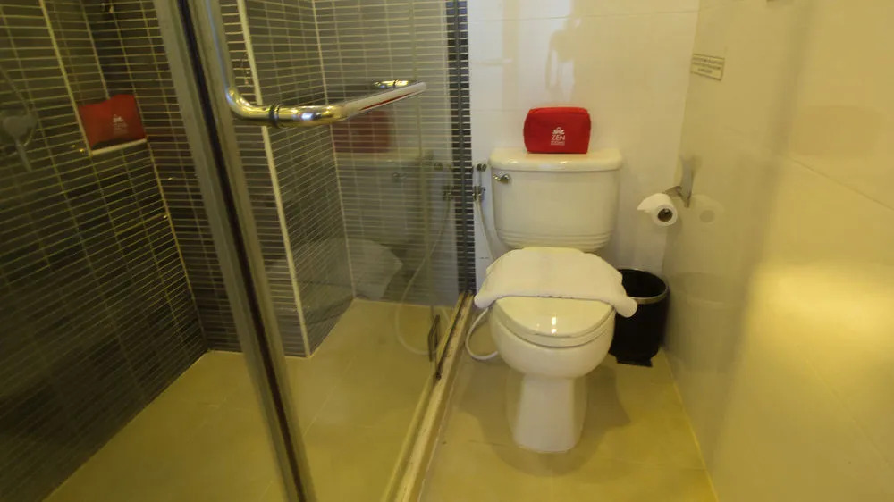 ZEN Rooms Sukhumvit 11