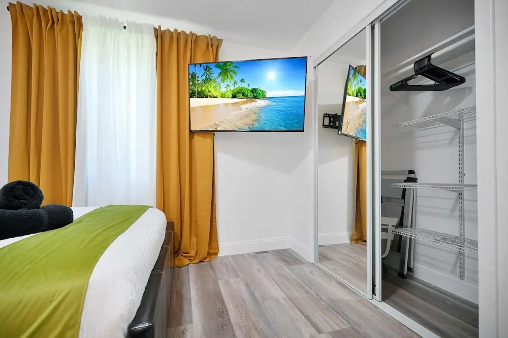 Vacay Spot Large Group Vacation Rental 6to 42guest