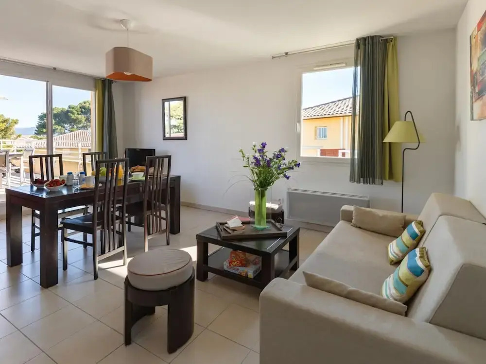 Nice Apartment With Terrace and sea View