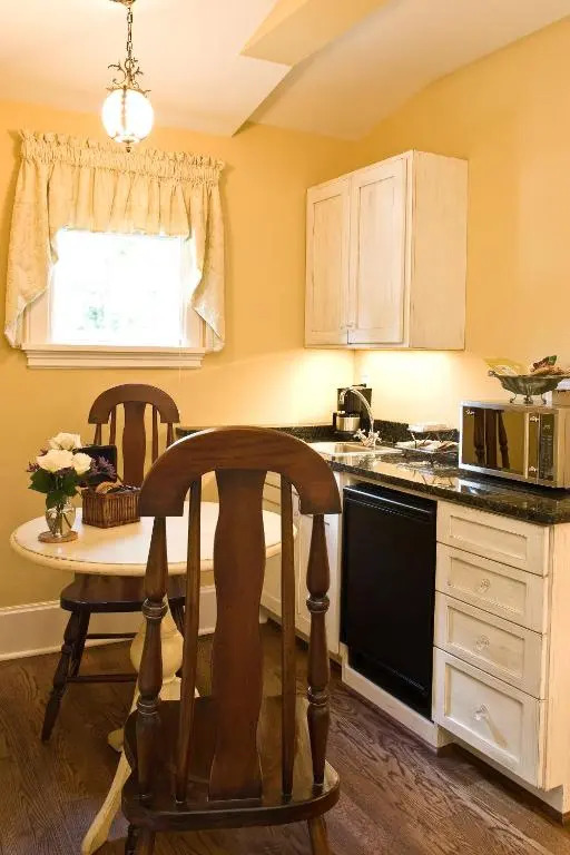 Black Walnut B&B Inn