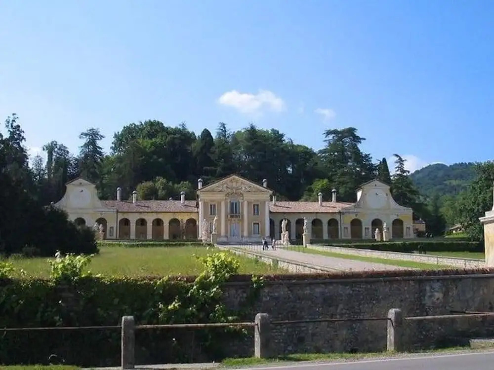 Modern Farmhouse in Pagnano Italy near Forest