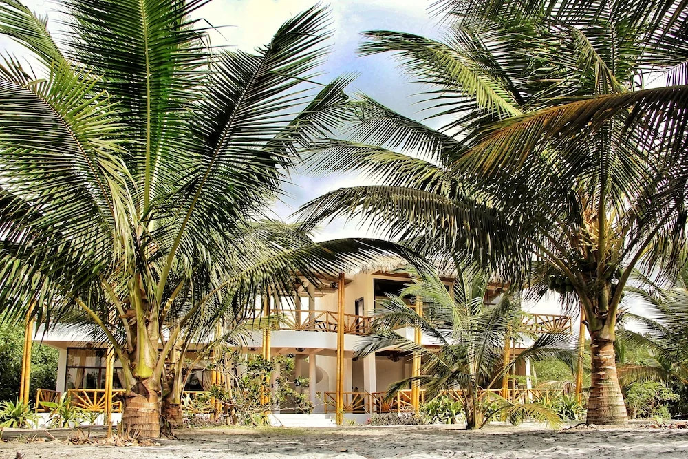 Seaside Garden Ecolodge Mompiche
