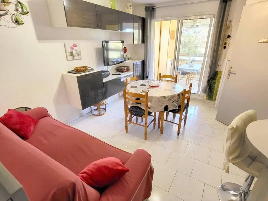 Appartement Six-Fours-les-Plages, 3 pièces, 4 personnes - FR-1-316-50