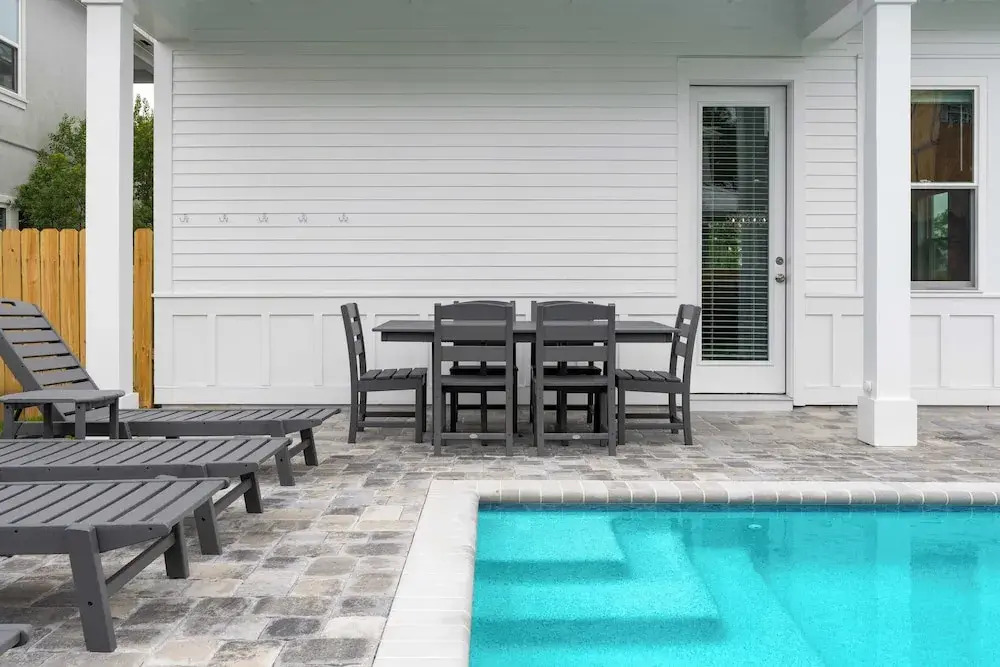 Flipper by Avantstay 18-person Retreat w/ Pool