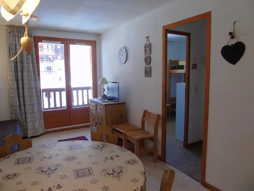 Lou Services Apartment M3-218 LSI 001