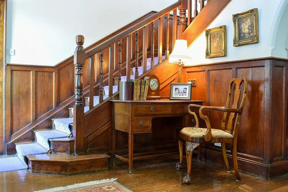 Elloe Lodge