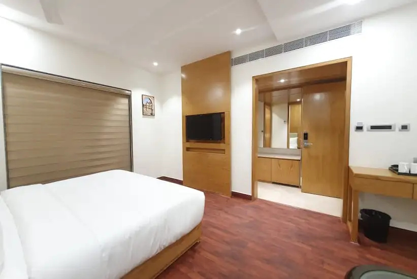 The Moziac Hotel