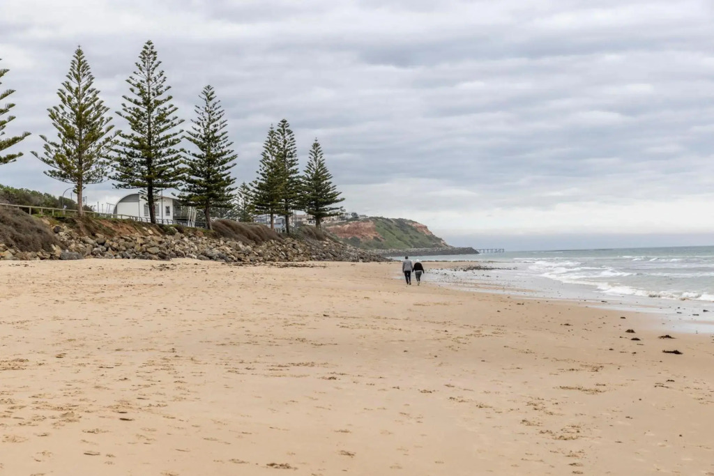 Cozy Getaway, King Bed with TV, NBN, Nespresso Coffee Machine