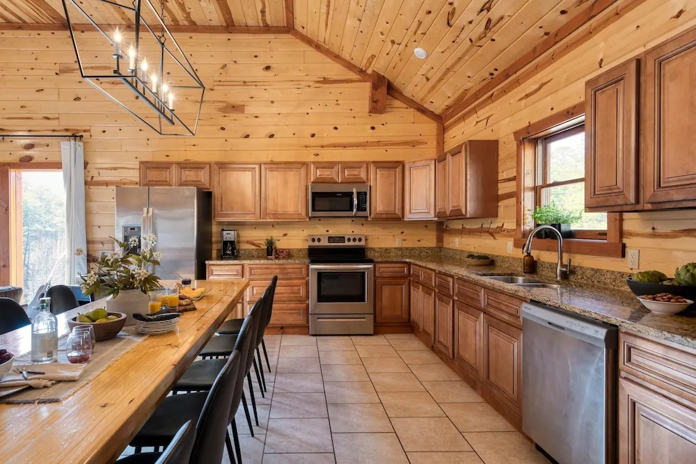 Elm by Avantstay Mountain Side Cabin w/ Movie Theatre, Indoor Pool, Hot Tub & Views