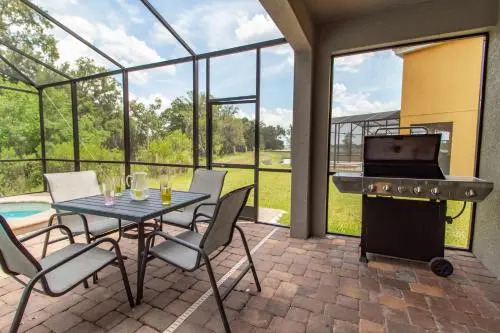 ACO PREMIUM – 8 Bd with Pool and Spa (1721)