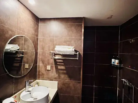 Qixi Qingju Hotel (Provincial Sports Center)