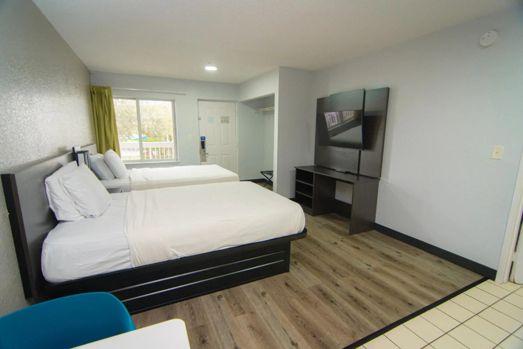 Studio 6 Extended Stay - West Palm Beach, FL