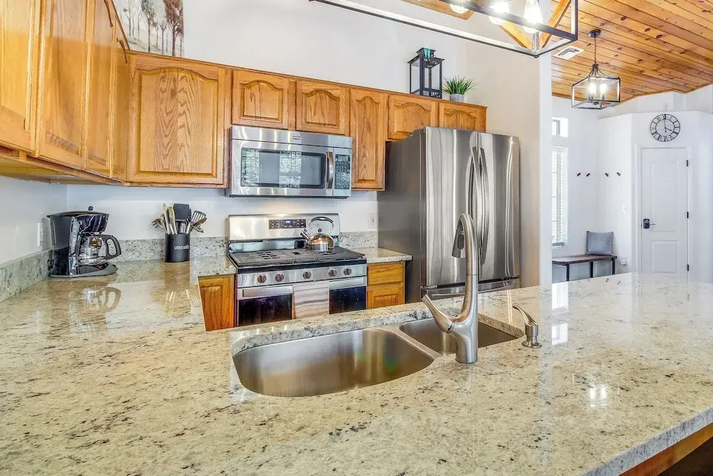 Walk to City Park: Family-friendly Show Low Home