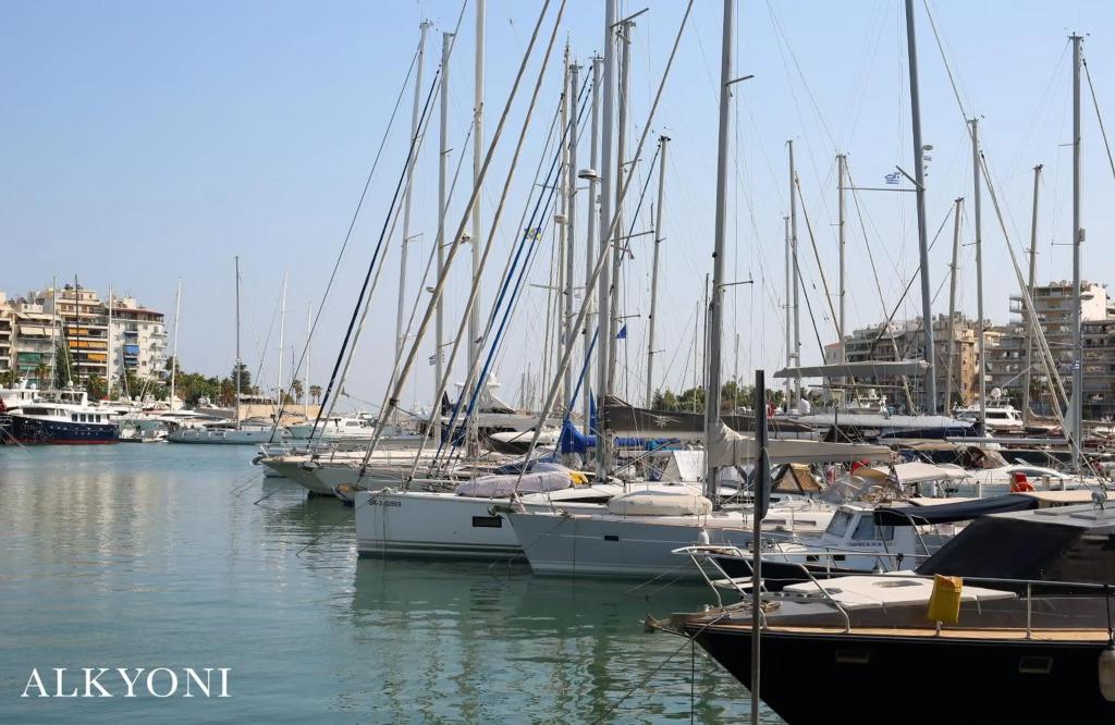 MELMA PROPERTIES- ALKYONI apartment by the sea in Piraeus