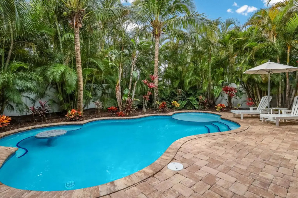Bean Point Beach Cottage - 709 N Bay