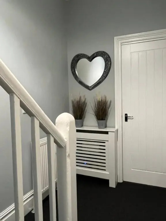 Entire spacious 4 bedroom apartment in Bournemouth