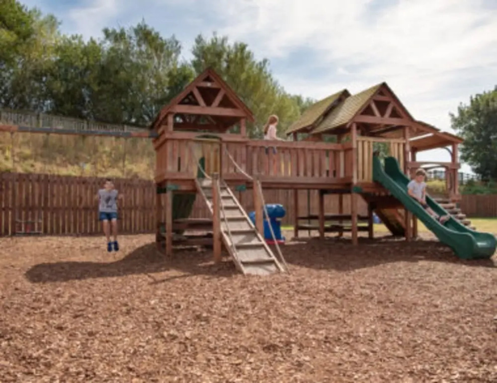 Stylish Lodge set in the Sand le Mere Holiday Park