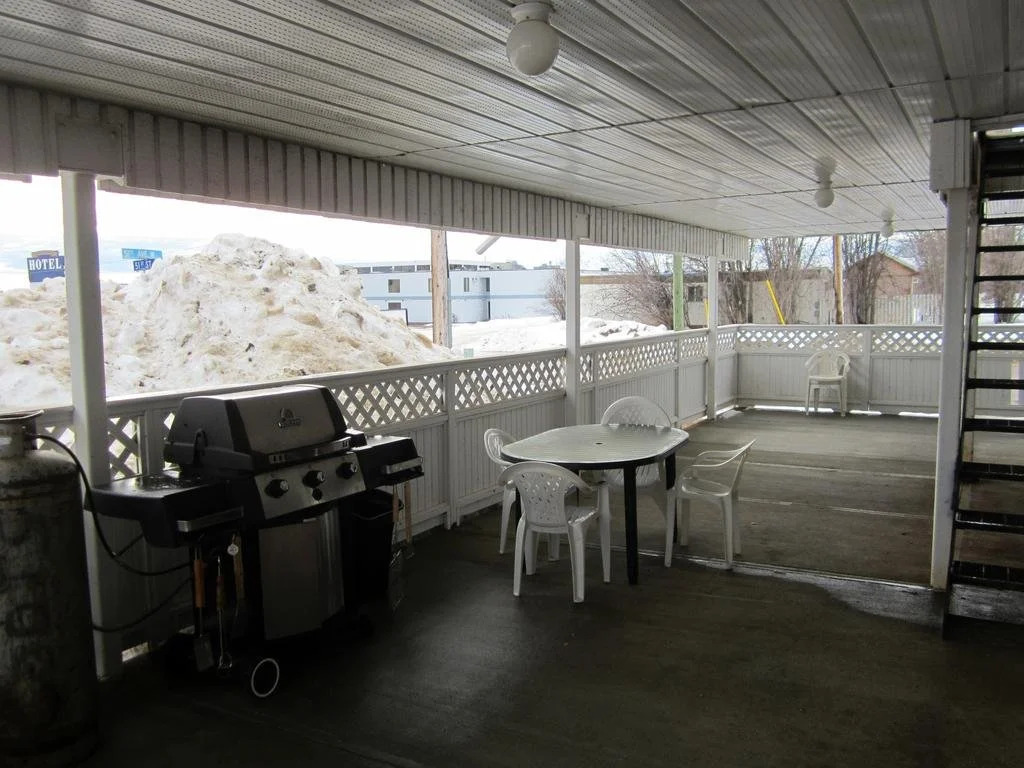 Hideaway Inn