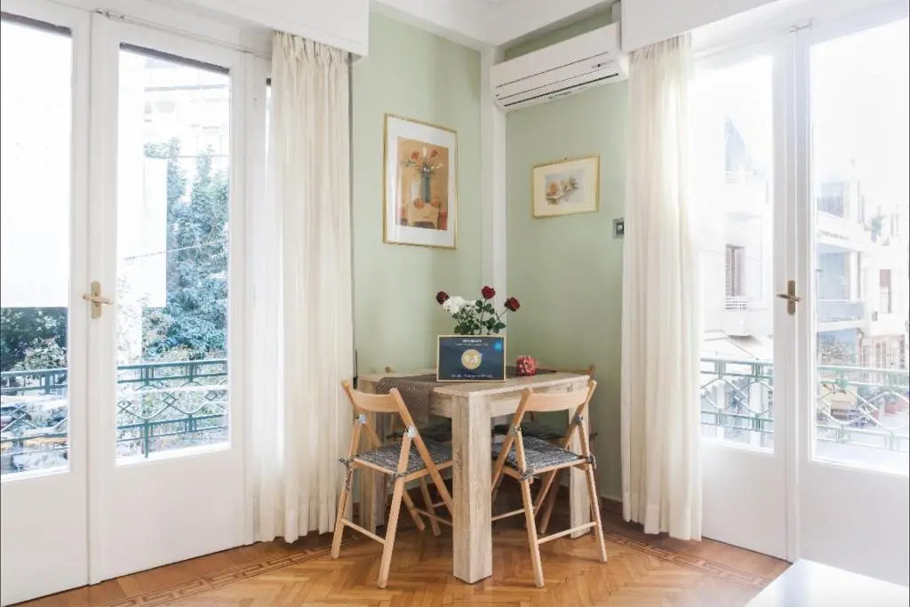 Beautiful Apartment at Plaka