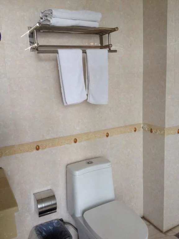 Yibin Business Hotel