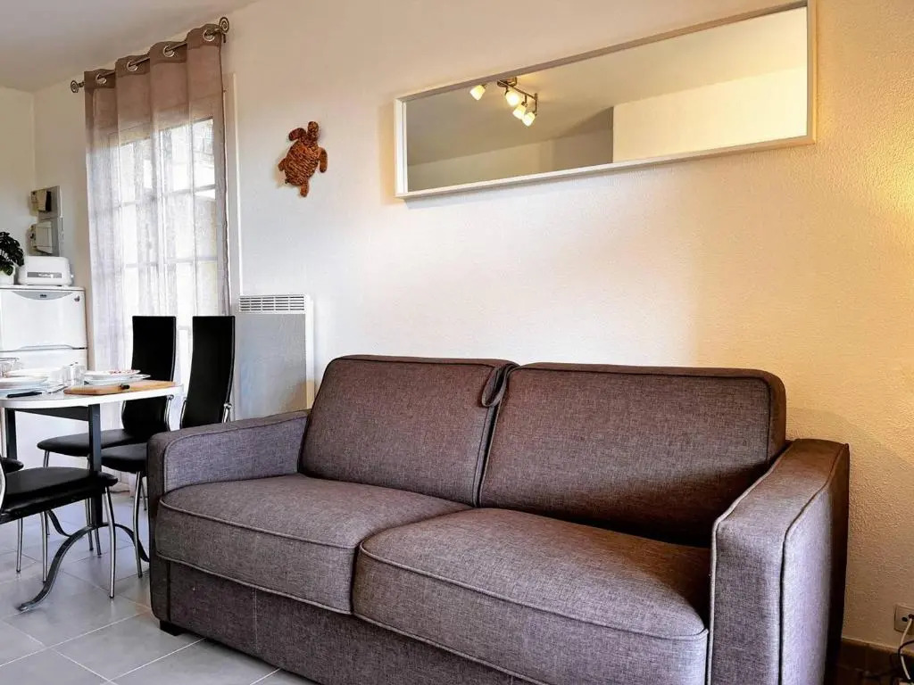 Appartement Le Lavandou, 1 pièce, 4 personnes - FR-1-251-398