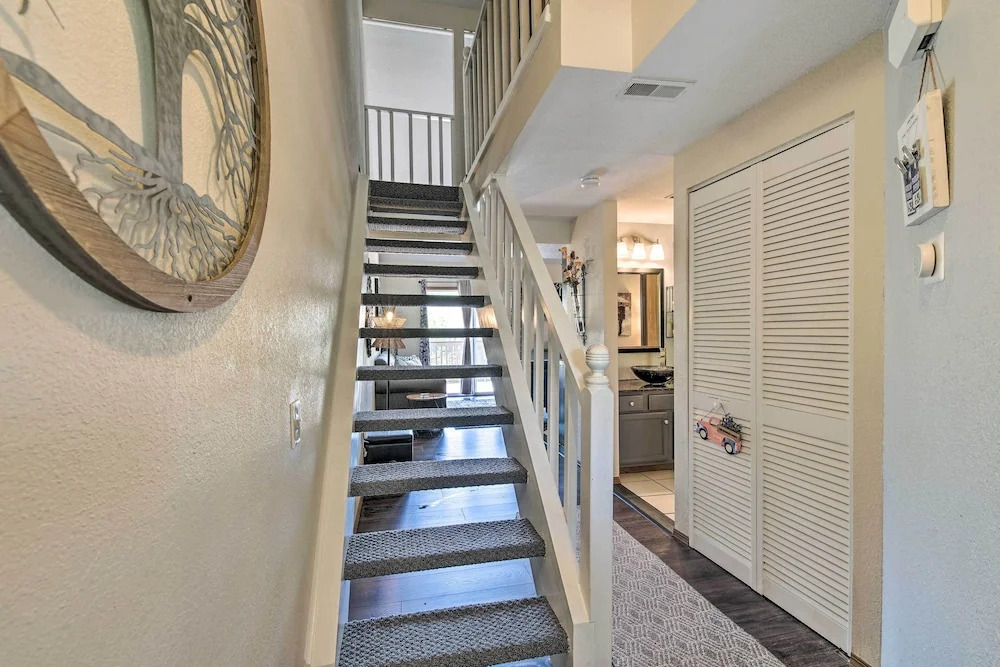 Cozy & Convenient Branson Condo w/ Balcony!