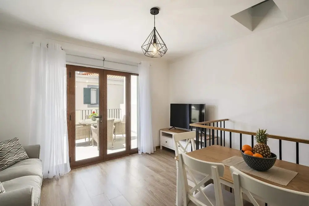 Zona Velha Apartments by An Island Apart