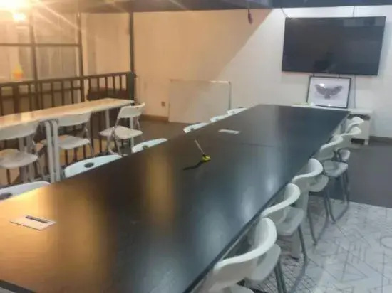 Xiao Hotel Apartment (Shanghai Pengpu Xincun Subway Station)