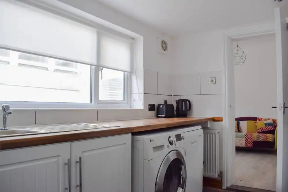 Refurbished 2 Bedroom Victorian Cottage In Royal Docks