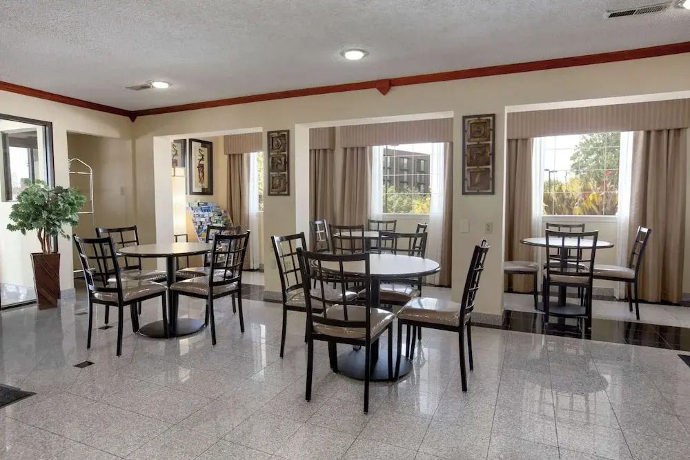 Comfort Inn Airport