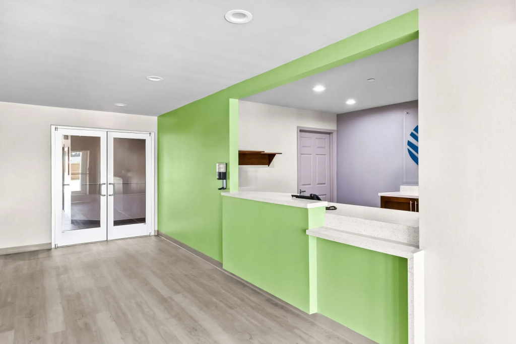 WoodSpring Suites South Houston Hobby