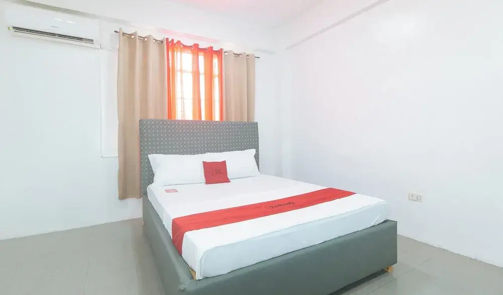 RedDoorz at Najar Residences near NAIA Terminal