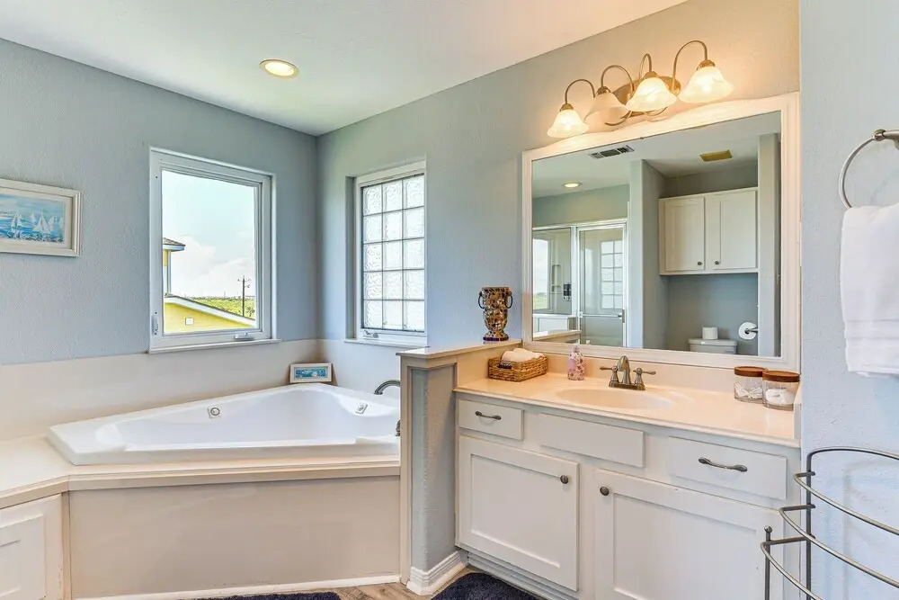 Walk to Beach: Home w/ 2 Decks in Galveston!