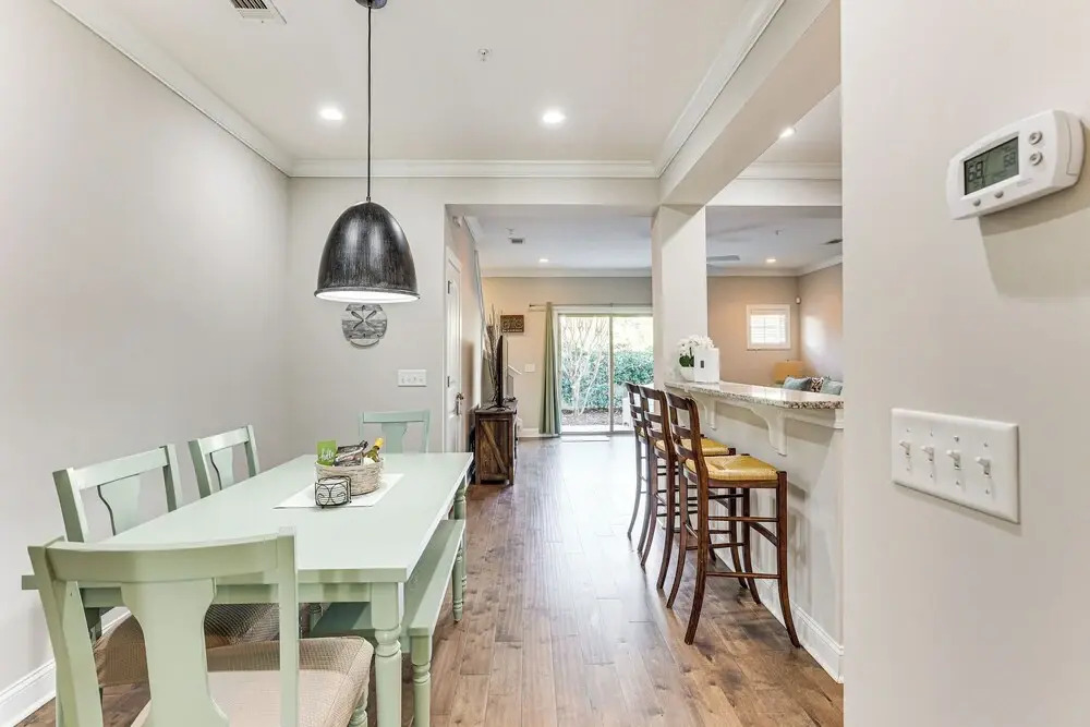 3 Mi to Pier Village: Dog-Friendly St Simons Home