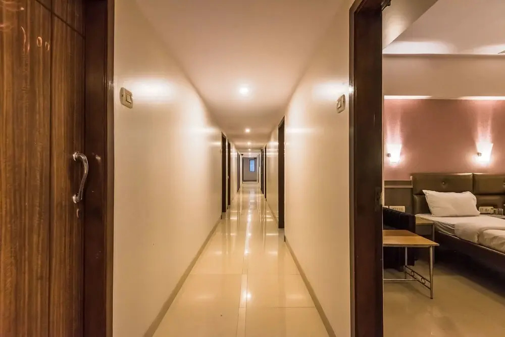 Hotel Vashi Inn