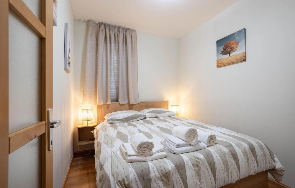 Nice Apartment in Sinj With Wifi and 3 Bedrooms
