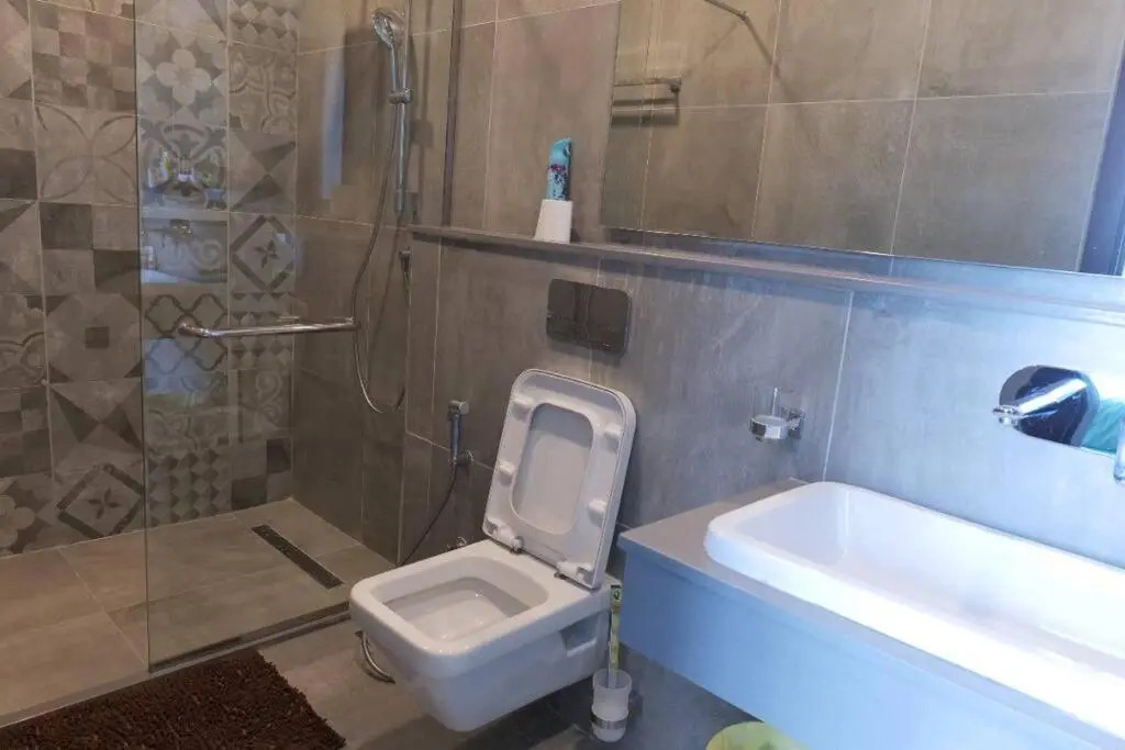 Lovely 2 Bdrm Serviced Apartment with pool & sauna