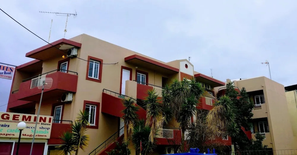 Luellen Apartments