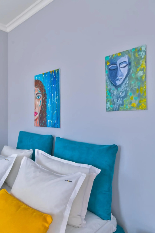 - The Blue Apartment - 1BD with Artistic Interior Design