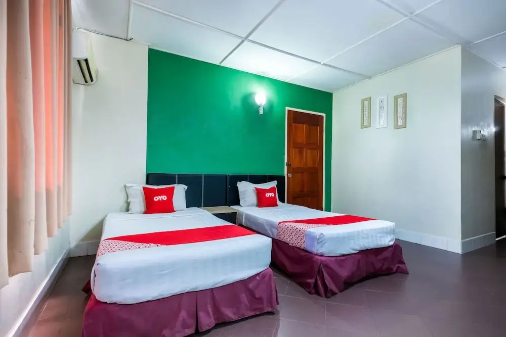 OYO 89997 Kurnia Hotel