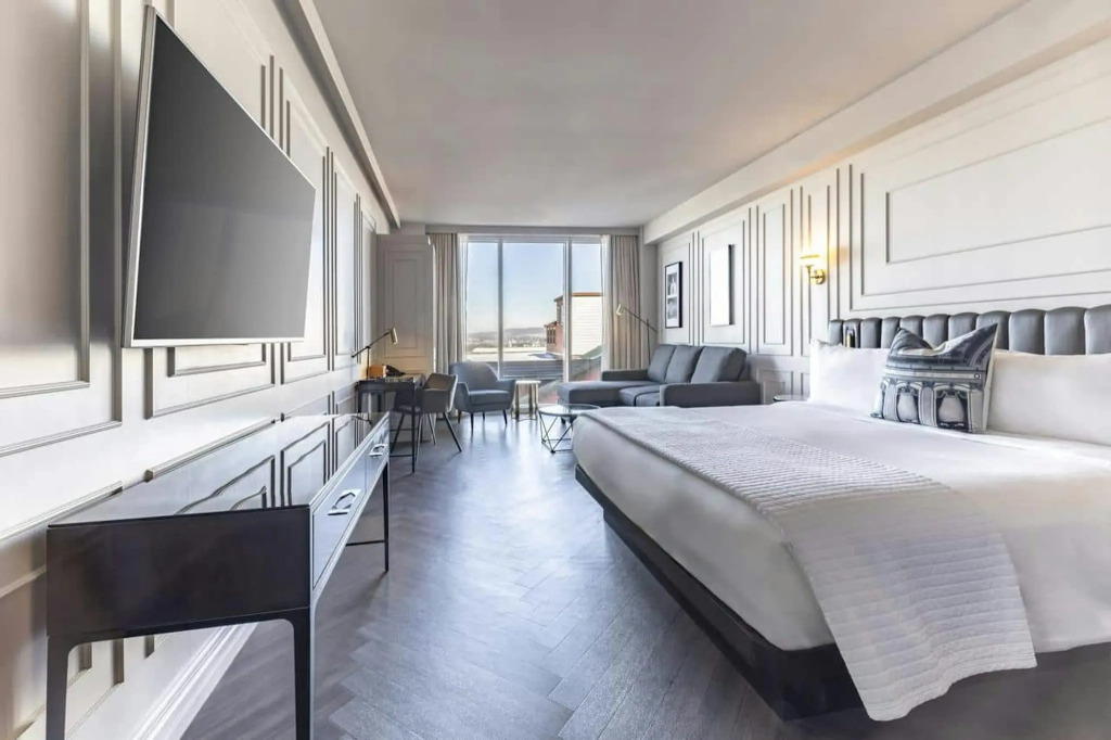 Le Capitole Hotel