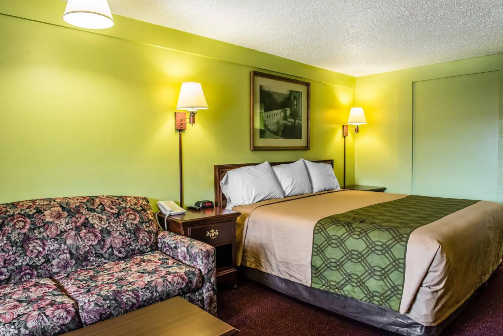 Econo Lodge Pittsburgh