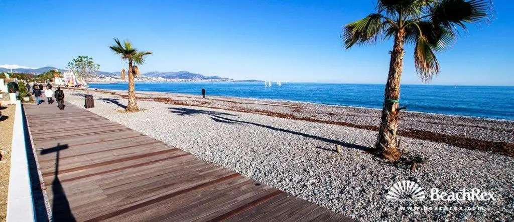 Lumineux 2 Pieces, Terrasse, Garage Prive, En Bord de Mer