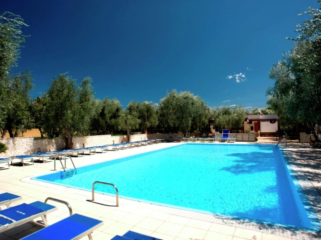 Comfortable bungalow with AC in a beautiful national park