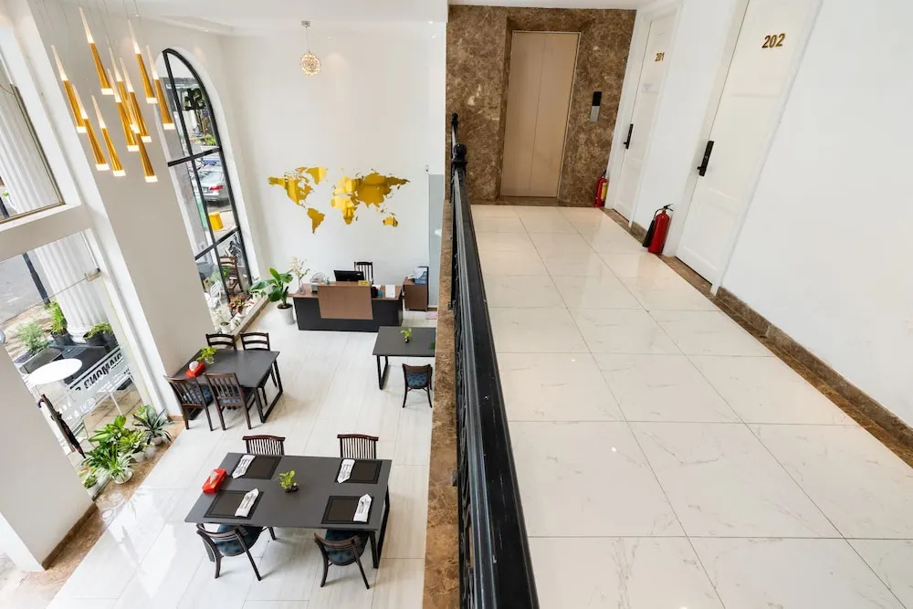 Golden Sun Hotel 8