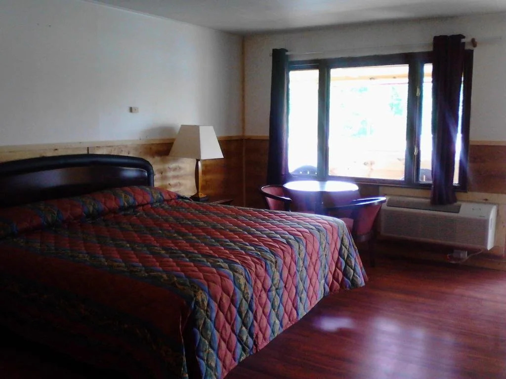 Hampton Motor Inn