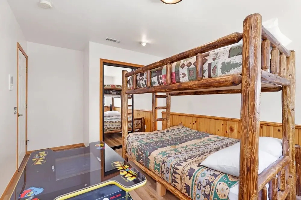 2273-the Golden Oak 3 Bedroom Home by Redawning