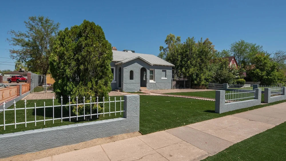 Cozy 2BR Home near Roosevelt Row by WanderJaunt