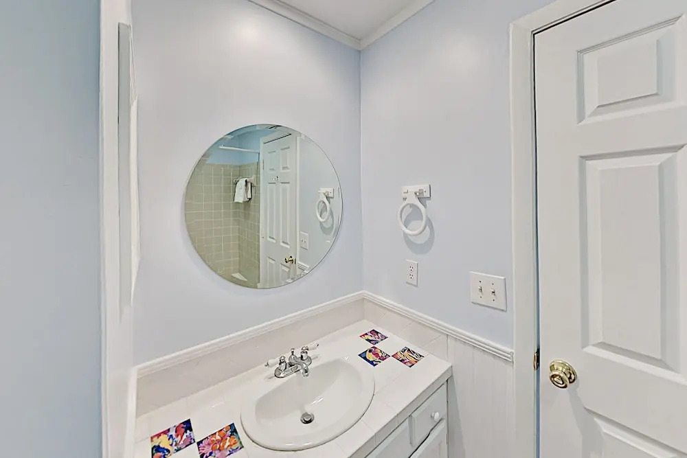 New Listing! Updated All-Suite Tennis Villa - Pool condo