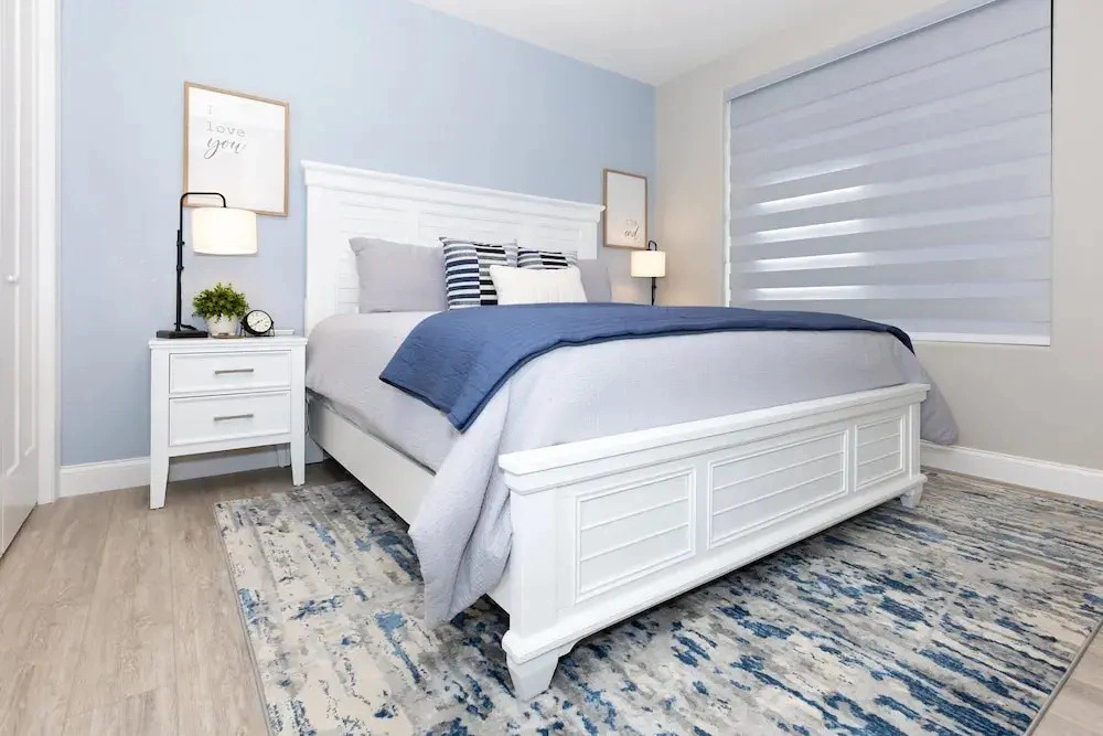 Topsider Condo w/ Stunning Lake Views, Shuffleboard & King Beds